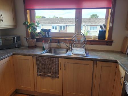 2 bedroom Terraced House to let in Forrest Walk, Livingston, EH52