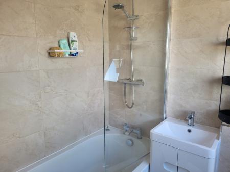 2 bedroom Terraced House to let in Forrest Walk, Livingston, EH52