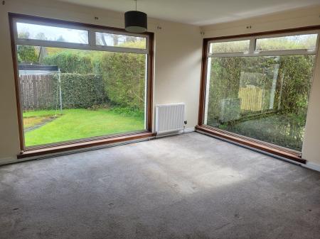 3 bedroom Semi-detached house to let in Burnhead Road, Larbert, FK5