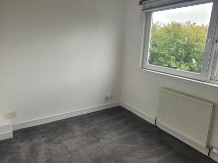 3 bedroom Flat to let in Main Street, Stenhousemuir, FK5
