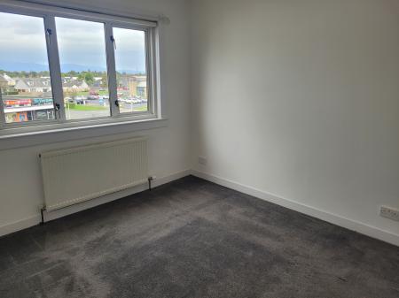 3 bedroom Flat to let in Main Street, Stenhousemuir, FK5