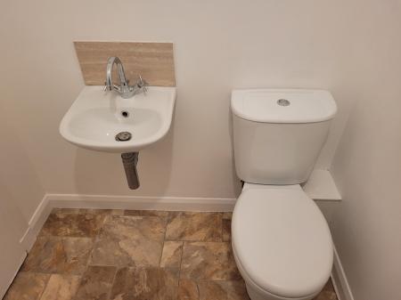 3 bedroom Flat to let in Main Street, Stenhousemuir, FK5