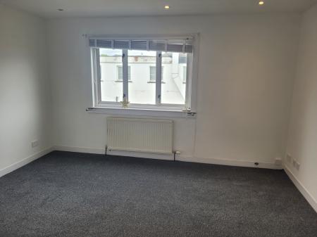 3 bedroom Flat to let in Main Street, Stenhousemuir, FK5