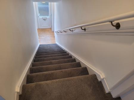 3 bedroom Flat to let in Main Street, Stenhousemuir, FK5