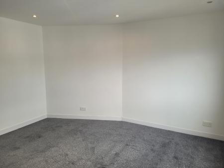 3 bedroom Flat to let in Main Street, Stenhousemuir, FK5