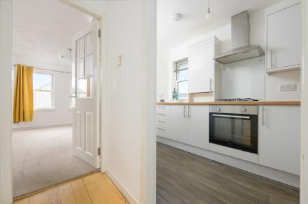 2 bedroom Flat for sale in Falkirk Road, Larbert, FK5