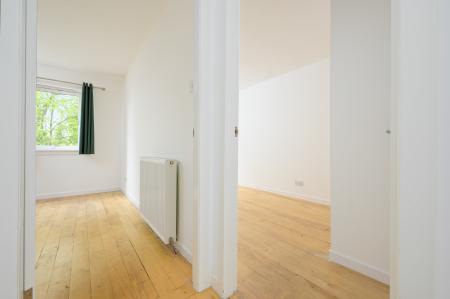 2 bedroom Flat for sale in Falkirk Road, Larbert, FK5