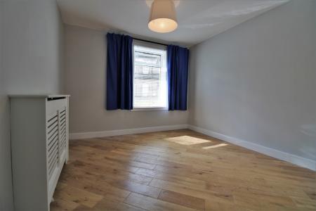 1 bedroom Flat to let in Fairfield Place, Falkirk, FK2