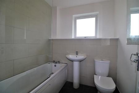 2 bedroom Flat to let in Castings Court, Falkirk, FK2