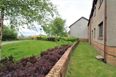 2 bedroom Flat to let in Castings Court, Falkirk, FK2