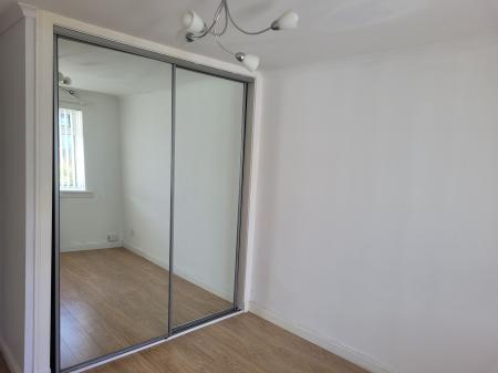 2 bedroom Flat to let in Fortinghall Crescent, Polmont, FK2