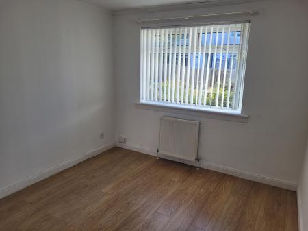 2 bedroom Flat to let in Fortinghall Crescent, Polmont, FK2