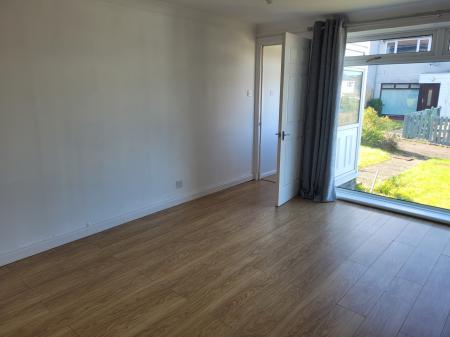 2 bedroom Flat to let in Fortinghall Crescent, Polmont, FK2