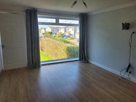 2 bedroom Flat to let in Fortinghall Crescent, Polmont, FK2