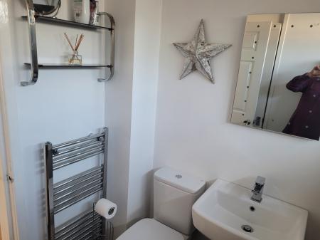 2 bedroom Flat to let in Fortinghall Crescent, Polmont, FK2