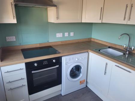 2 bedroom Flat to let in Fortinghall Crescent, Polmont, FK2