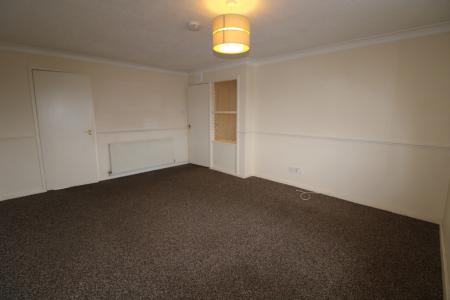 2 bedroom Flat to let in Lawers Crescent, Polmont, FK2