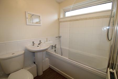 2 bedroom Flat to let in Lawers Crescent, Polmont, FK2