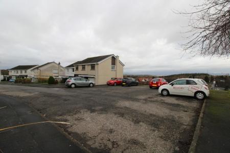 2 bedroom Flat to let in Lawers Crescent, Polmont, FK2