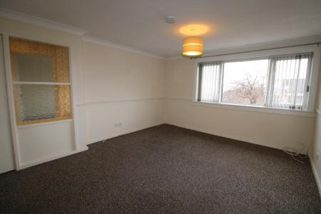 2 bedroom Flat to let in Lawers Crescent, Polmont, FK2