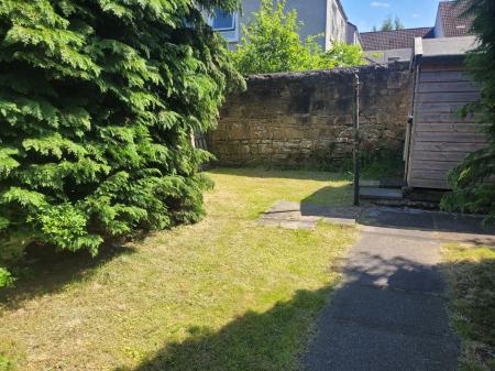 2 bedroom Flat to let in Bruce Street, Falkirk, FK2