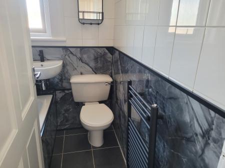 2 bedroom Flat to let in Bruce Street, Falkirk, FK2