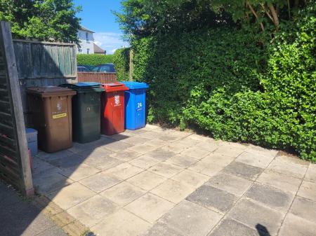 2 bedroom Flat to let in Bruce Street, Falkirk, FK2