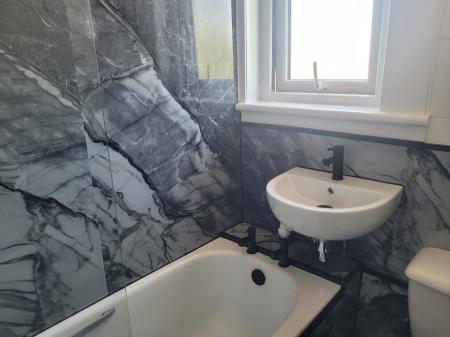 2 bedroom Flat to let in Bruce Street, Falkirk, FK2