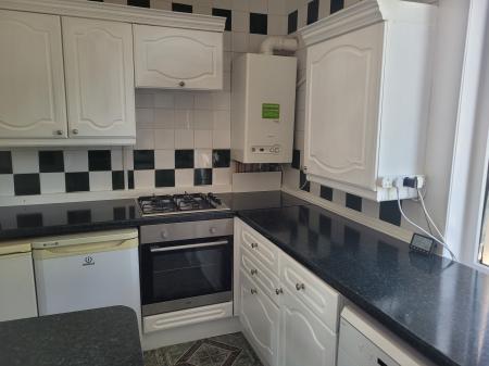 2 bedroom Flat to let in Bruce Street, Falkirk, FK2