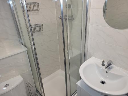 2 bedroom Flat to let in Baker Street, Stirling, FK8