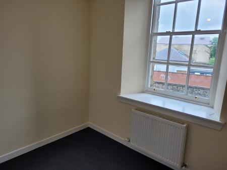 2 bedroom Flat to let in Baker Street, Stirling, FK8