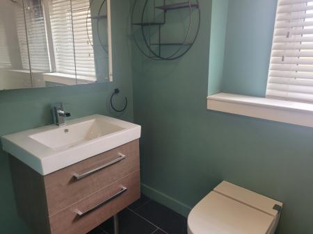 2 bedroom Flat to let in Fairfield Place, Falkirk, FK2