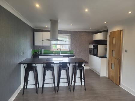 2 bedroom Flat to let in Fairfield Place, Falkirk, FK2