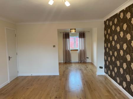 3 bedroom Semi-detached house to let in James Smith Avenue, Maddiston, FK2
