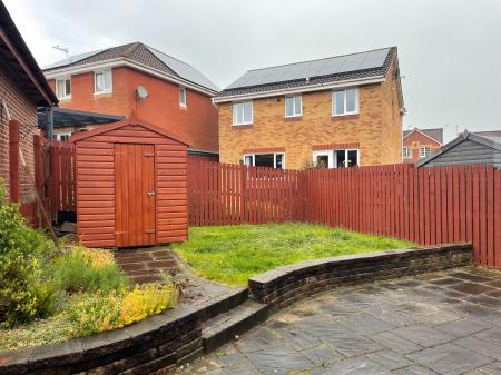 3 bedroom Semi-detached house to let in James Smith Avenue, Maddiston, FK2