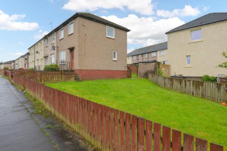 2 bedroom Terraced House for sale in Loanhead Avenue, Dennyloanhead, FK4