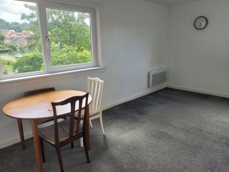 2 bedroom Flat to let in Teviot Street, Falkirk, FK1
