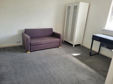 2 bedroom Flat to let in Teviot Street, Falkirk, FK1