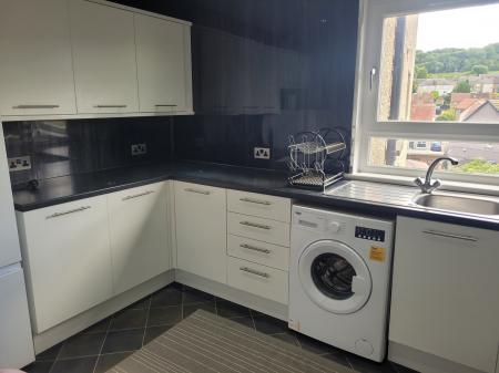 2 bedroom Flat to let in Teviot Street, Falkirk, FK1