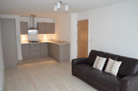 1 bedroom Flat to let in Crown Crescent, Larbert, FK5