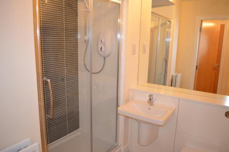 1 bedroom Flat to let in Crown Crescent, Larbert, FK5