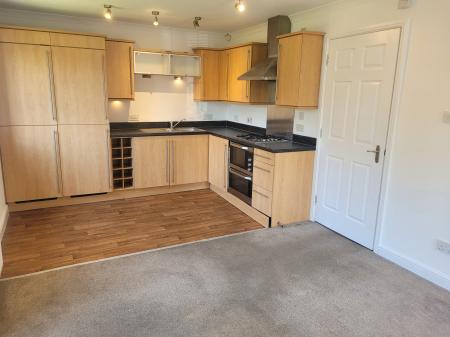 2 bedroom Flat to let in Wilkie Place, Larbert, FK5