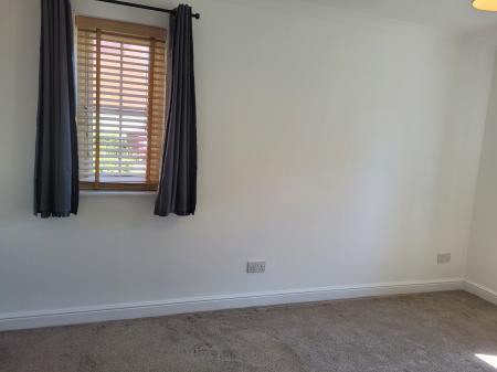 2 bedroom Flat to let in Wilkie Place, Larbert, FK5