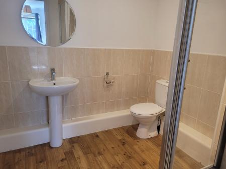 2 bedroom Flat to let in Wilkie Place, Larbert, FK5