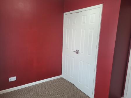 2 bedroom Flat to let in Blair Terrace, Falkirk, FK5