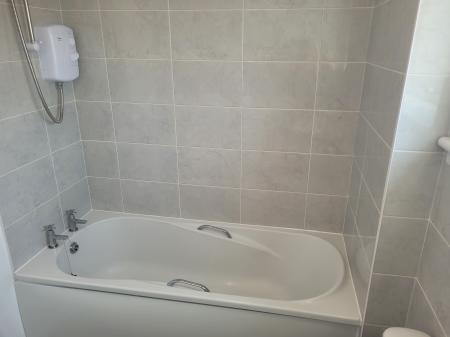 2 bedroom Flat to let in Blair Terrace, Falkirk, FK5