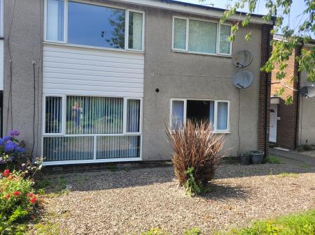 2 bedroom Flat to let in Blair Terrace, Falkirk, FK5
