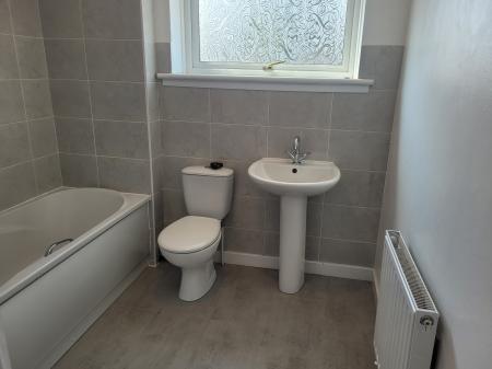2 bedroom Flat to let in Blair Terrace, Falkirk, FK5