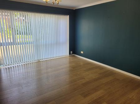 2 bedroom Flat to let in Blair Terrace, Falkirk, FK5