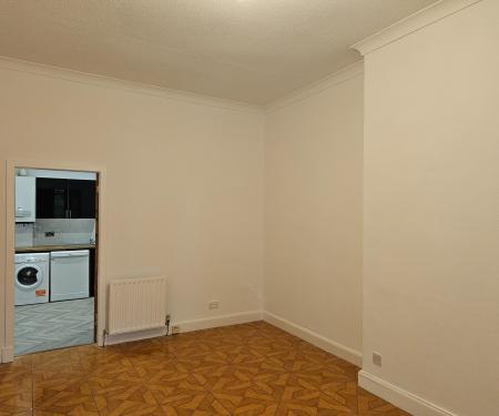 2 bedroom Terraced House to let in Ailsa Court, Maddiston, FK2